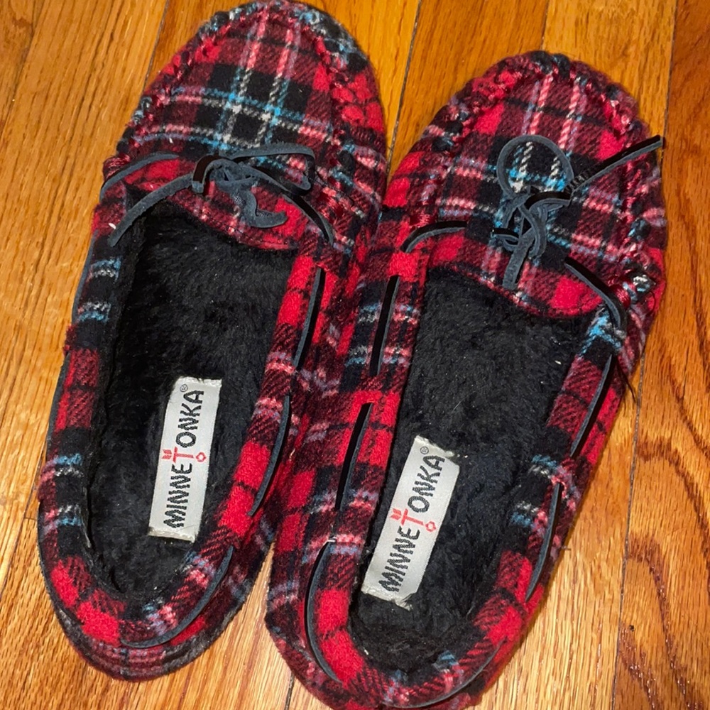 Minnetonka Checkered Slippers